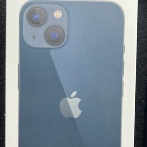 Brand new IPhone 13 128GB unlocked compatible with all carriers!!